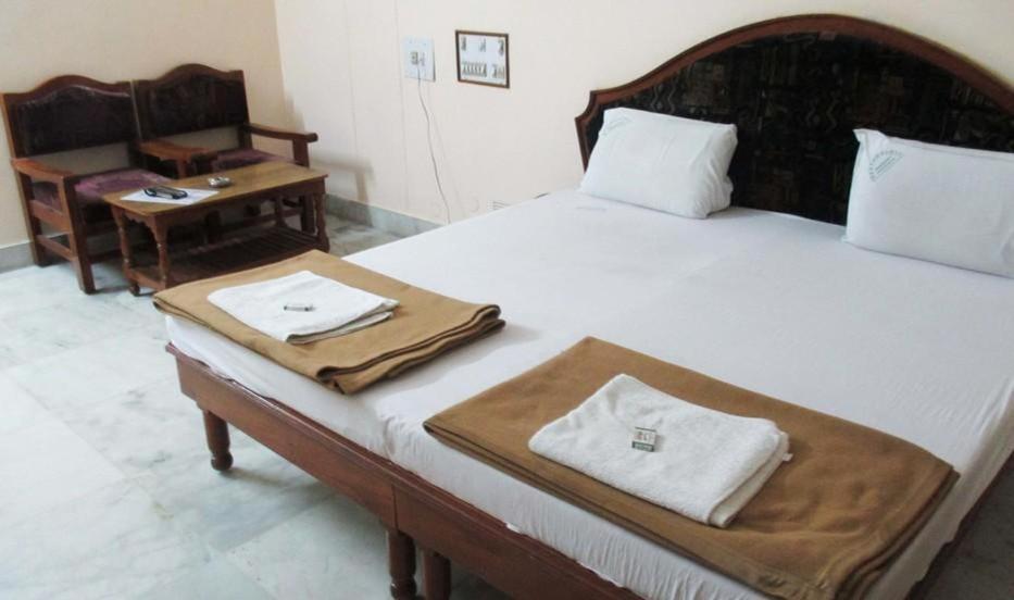 Hotel Geethanjali Residency Bhadrachalam Exterior photo
